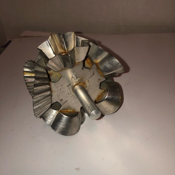 1930's rolling steel cookie cutter w/6 different cookie designs. Used - Picture 1 of 11